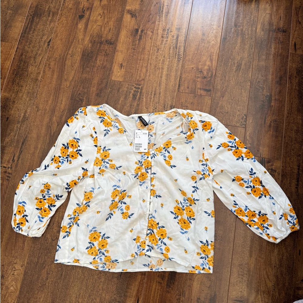Floral blouse size 8 women’s
